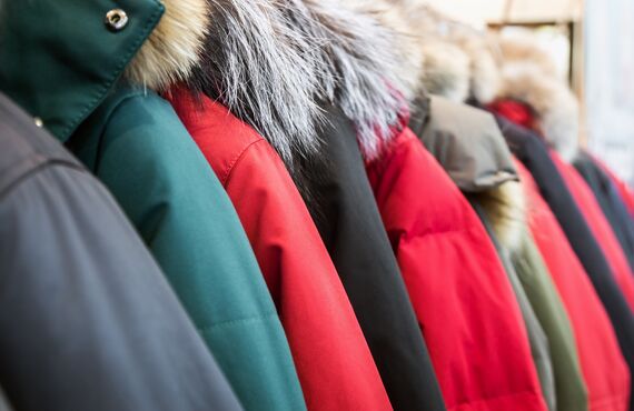 ダウン製品の汚れを解消しふっくらした仕上がり | 白石区のクリーニングなら手仕上げにこだわる白樺クリーニング